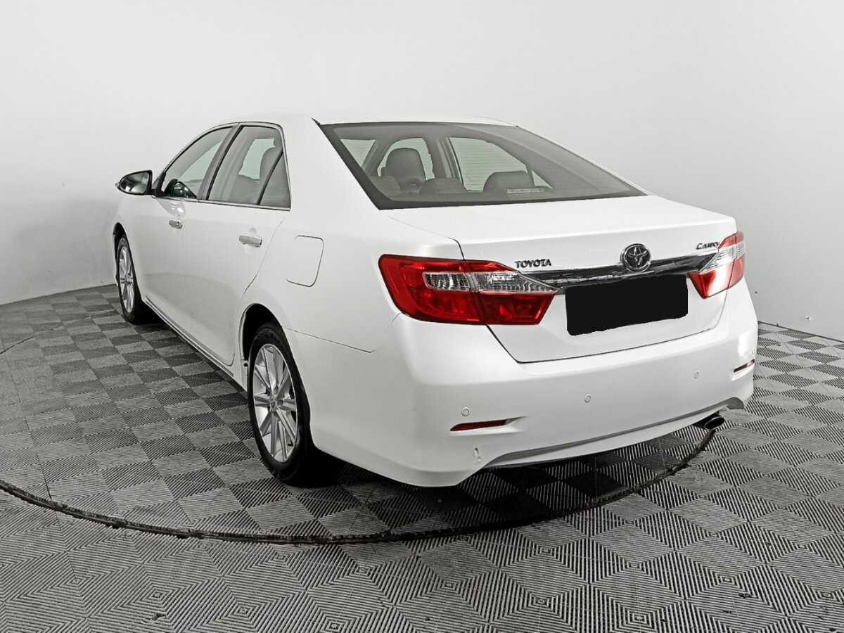 Toyota Camry с пробегом — 2014 год. Фото: #5