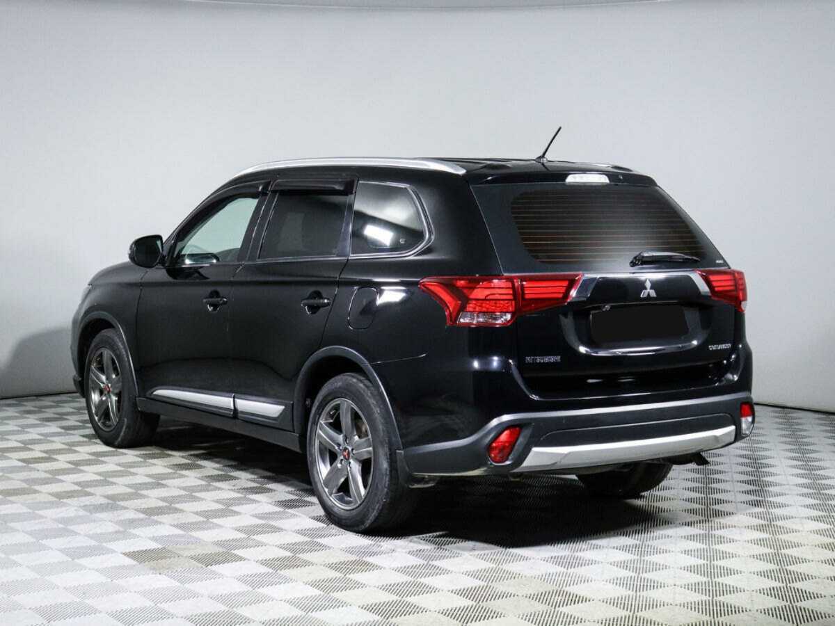 Mitsubishi Outlander с пробегом — 2016 год. Фото: #6