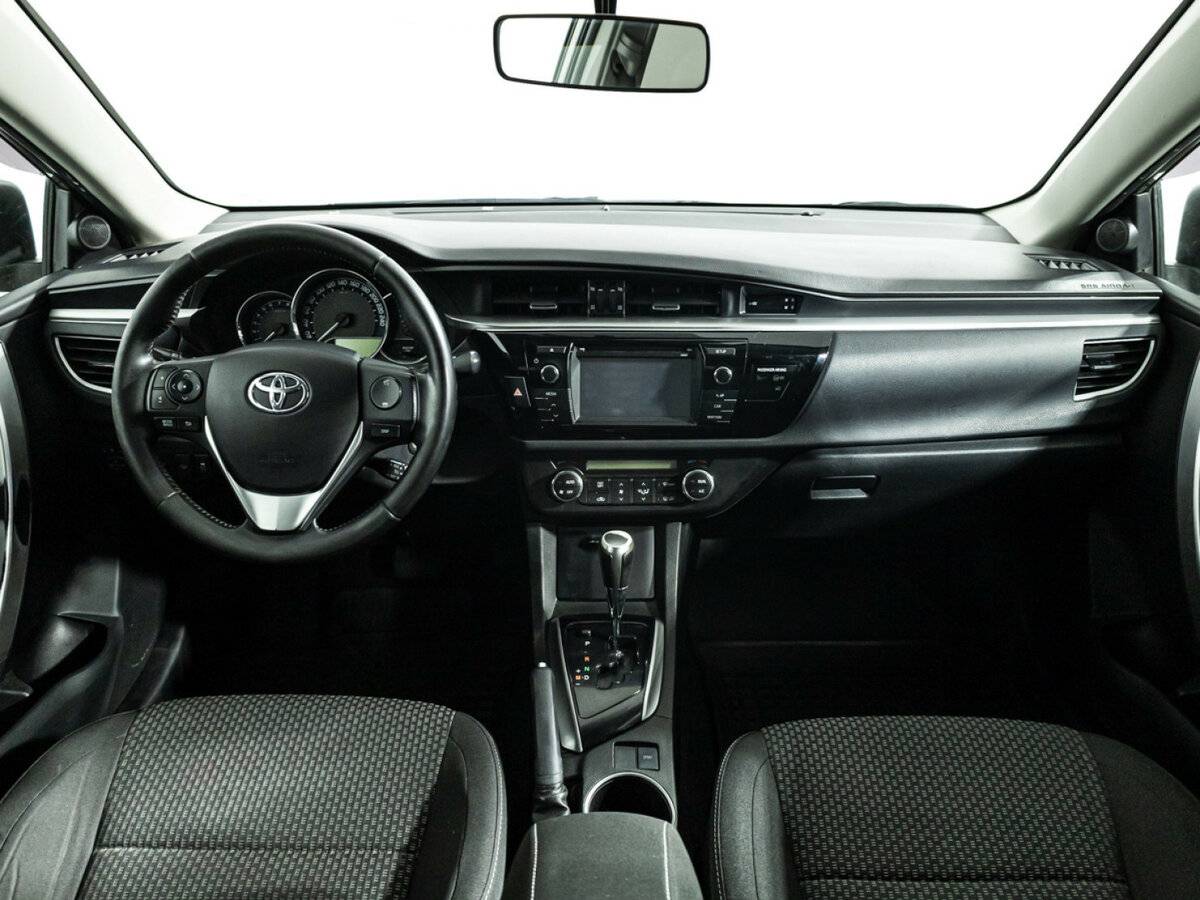 Toyota Corolla с пробегом — 2014 год. Фото: #12