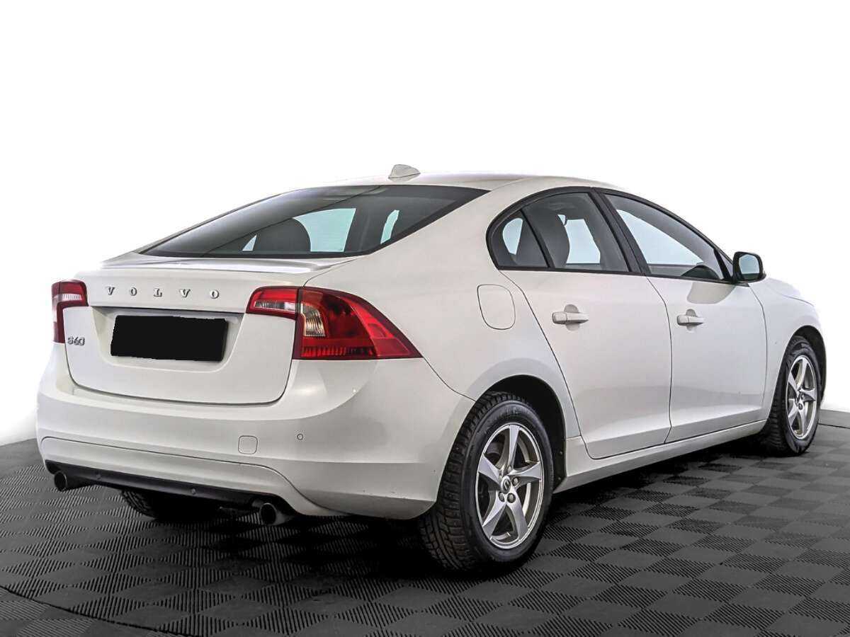 Volvo S60 с пробегом — 2015 год. Фото: #4