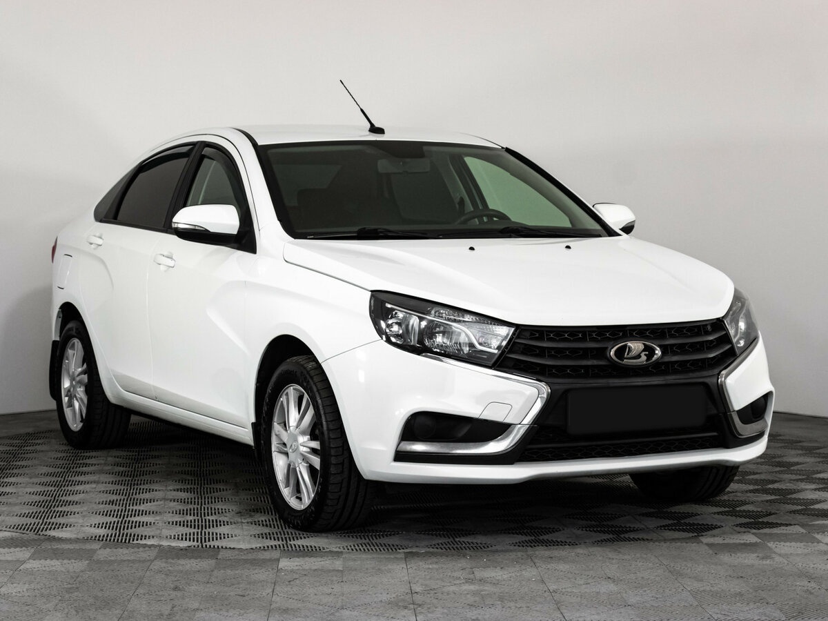 Lada (ВАЗ) Vesta с пробегом — 2018 год. Фото: #2