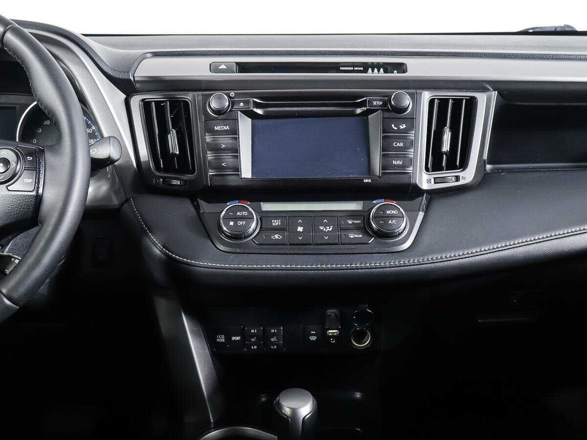 Toyota RAV4 с пробегом — 2016 год. Фото: #9