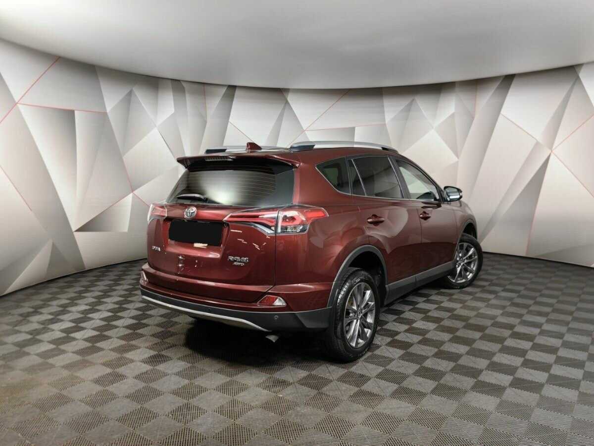 Toyota RAV4 с пробегом — 2018 год. Фото: #1