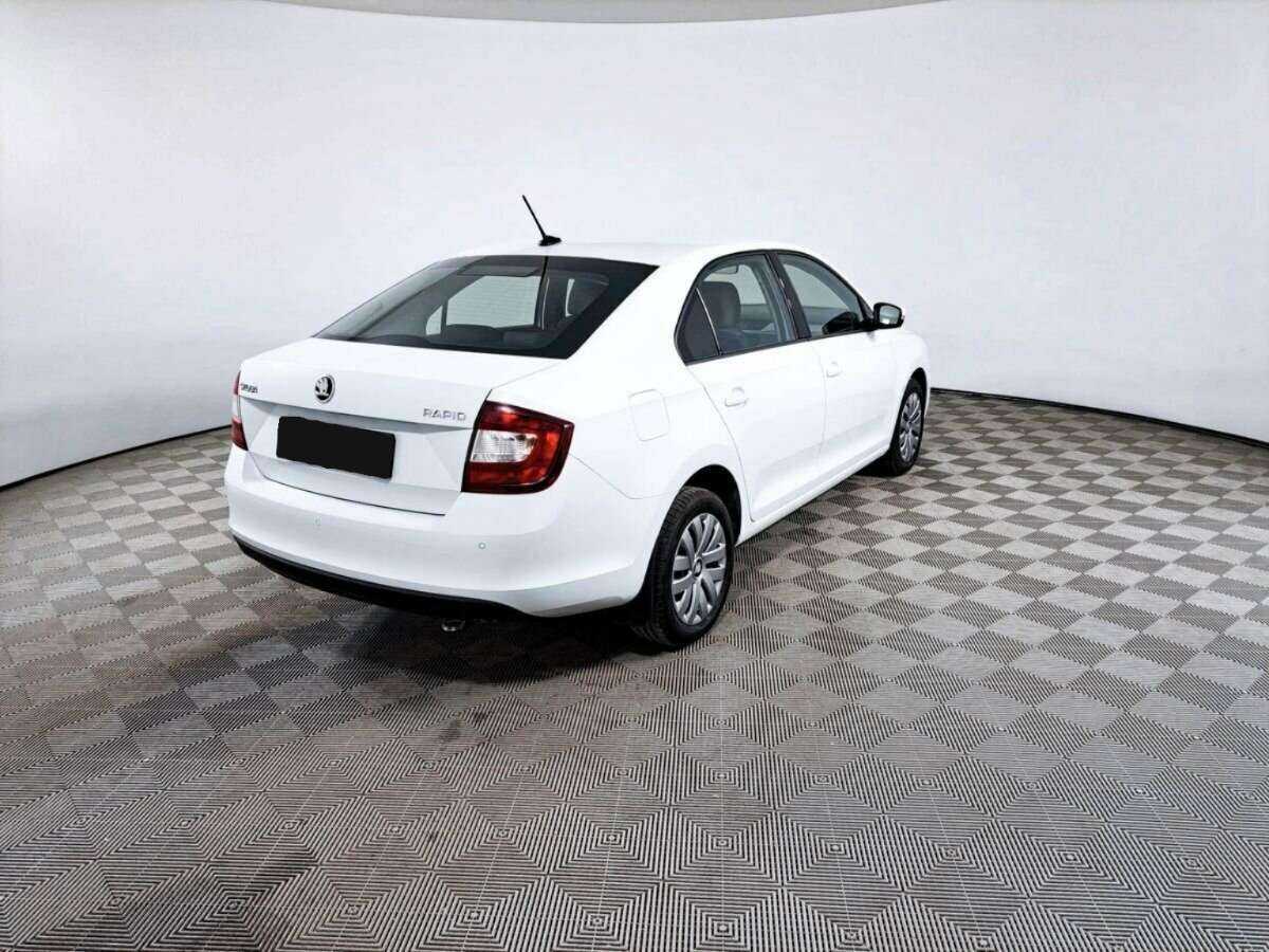 Skoda Rapid с пробегом — 2018 год. Фото: #3