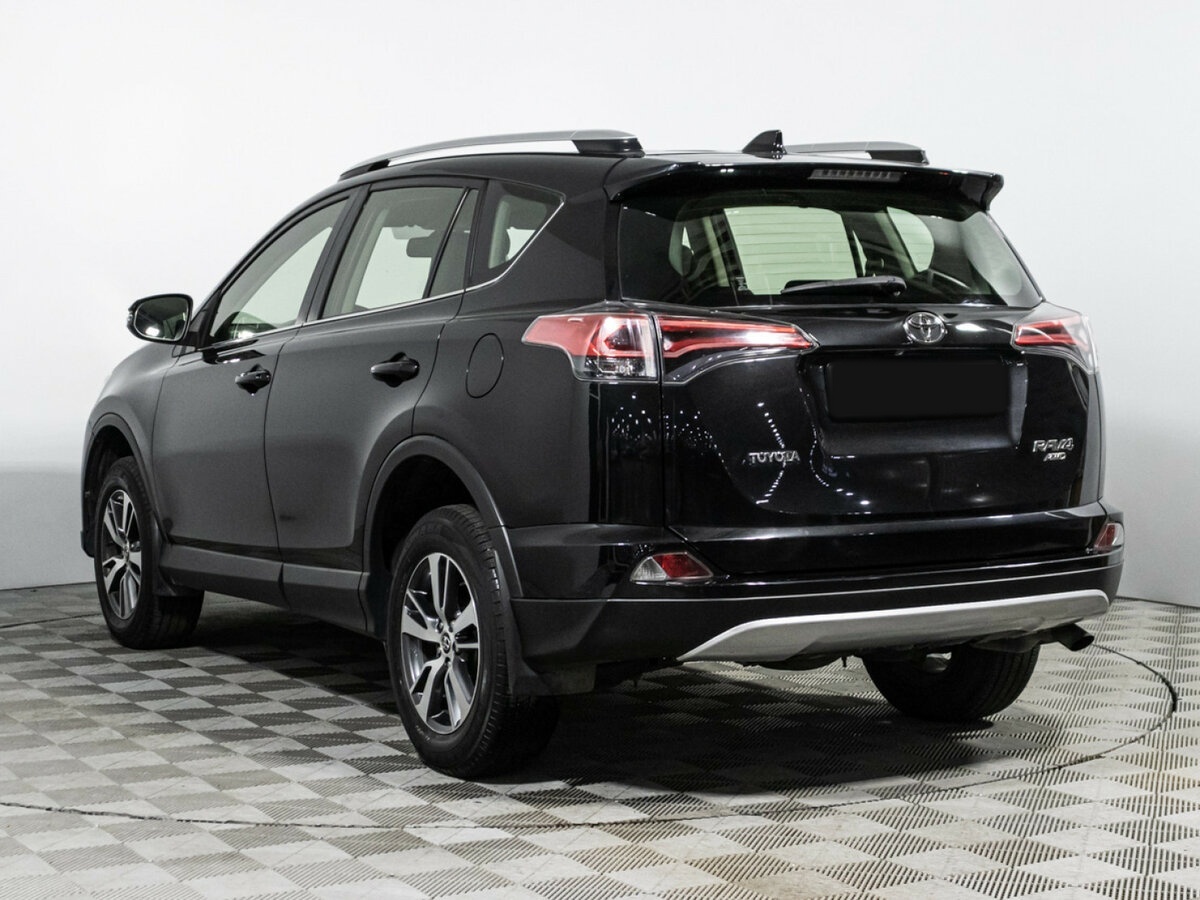 Toyota RAV4 с пробегом — 2015 год. Фото: #5