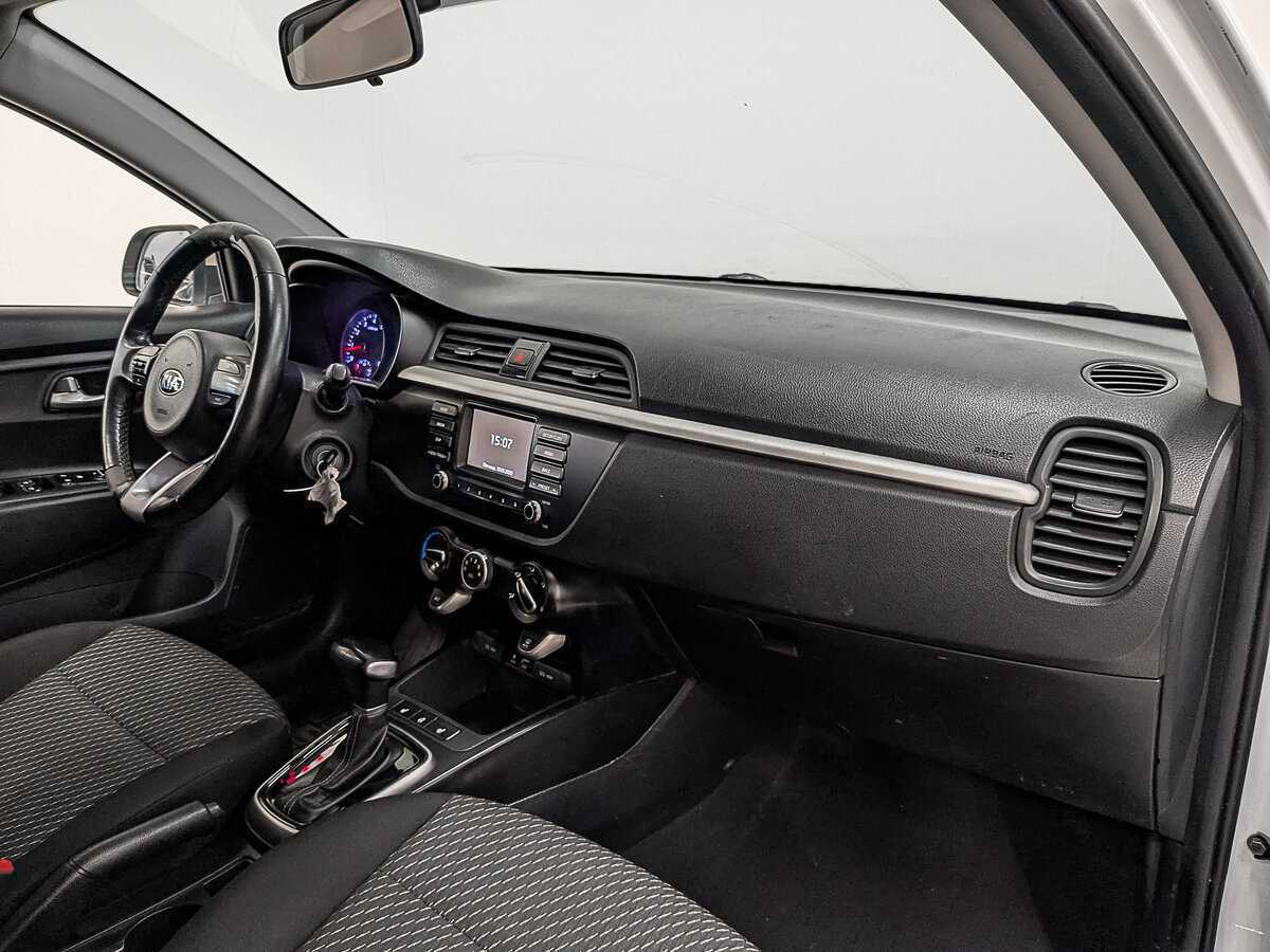 Kia Rio с пробегом — 2020 год. Фото: #9