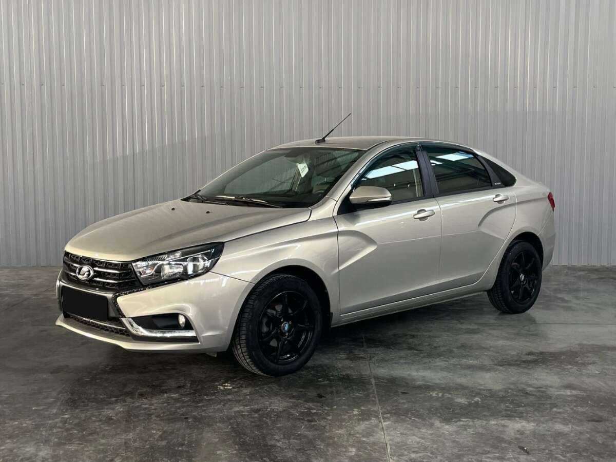 Lada (ВАЗ) Vesta с пробегом — 2017 год. Посмотреть фото
