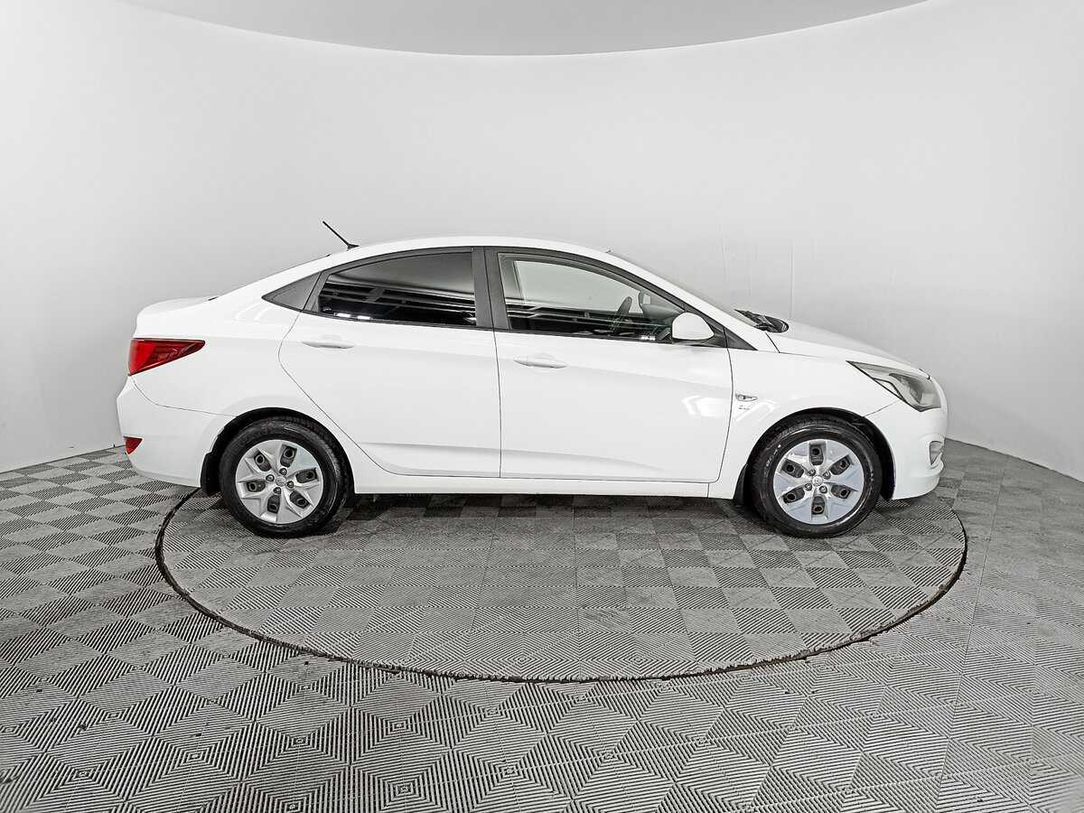 Hyundai Solaris с пробегом — 2016 год. Фото: #3