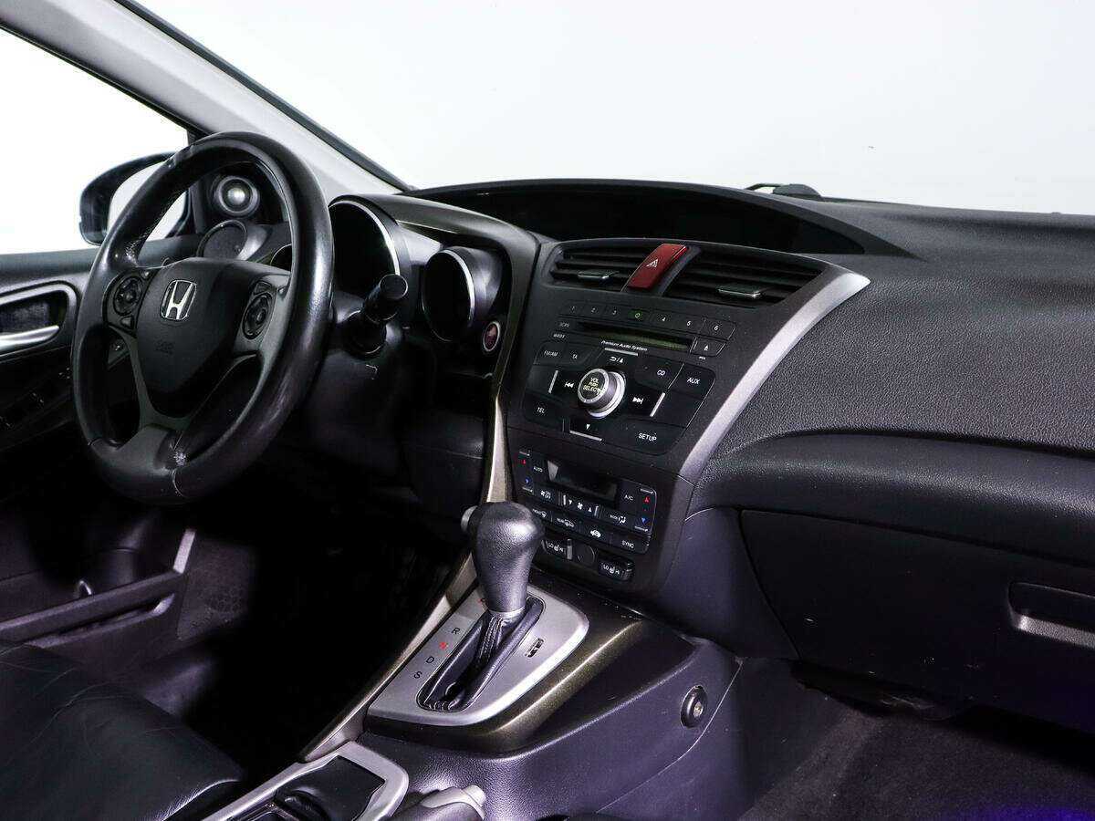 Honda Civic с пробегом — 2012 год. Фото: #7