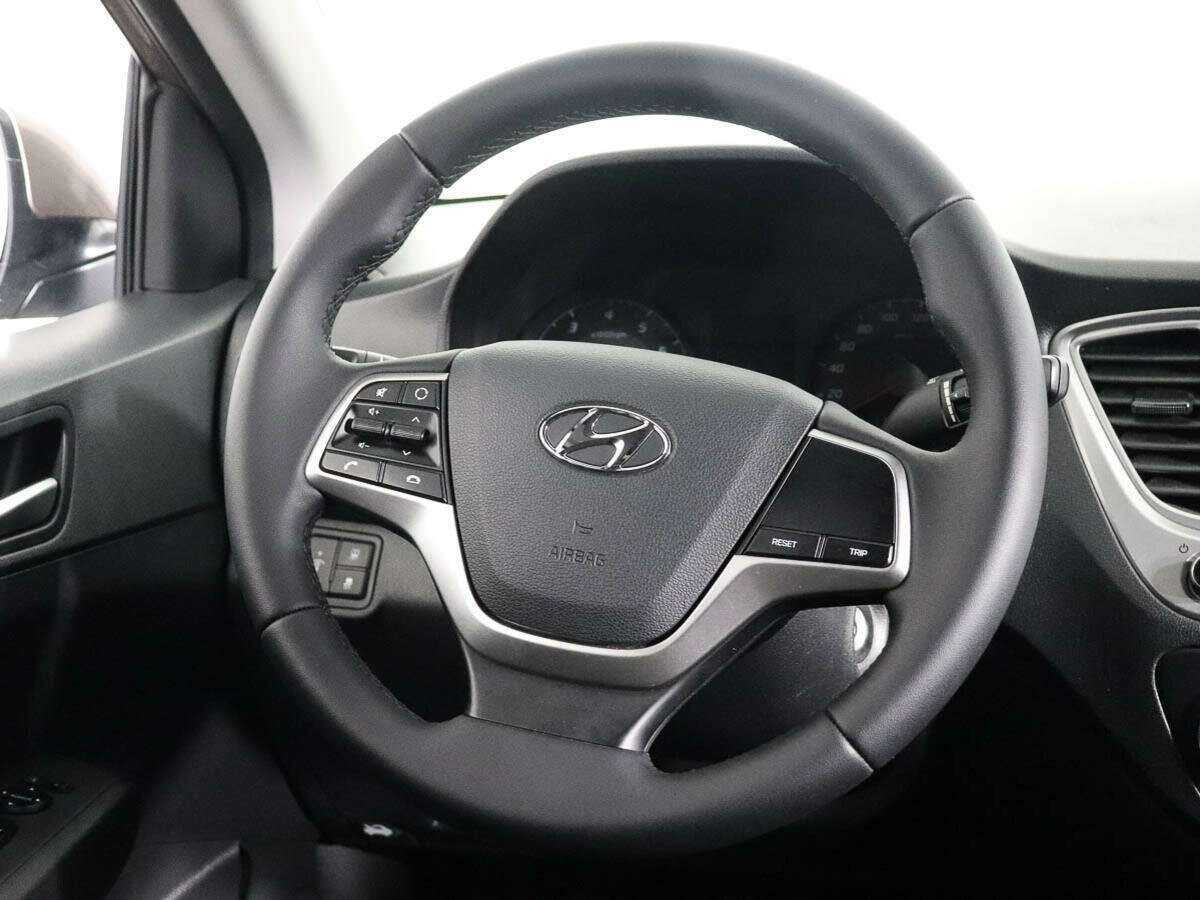 Hyundai Solaris с пробегом — 2020 год. Фото: #11