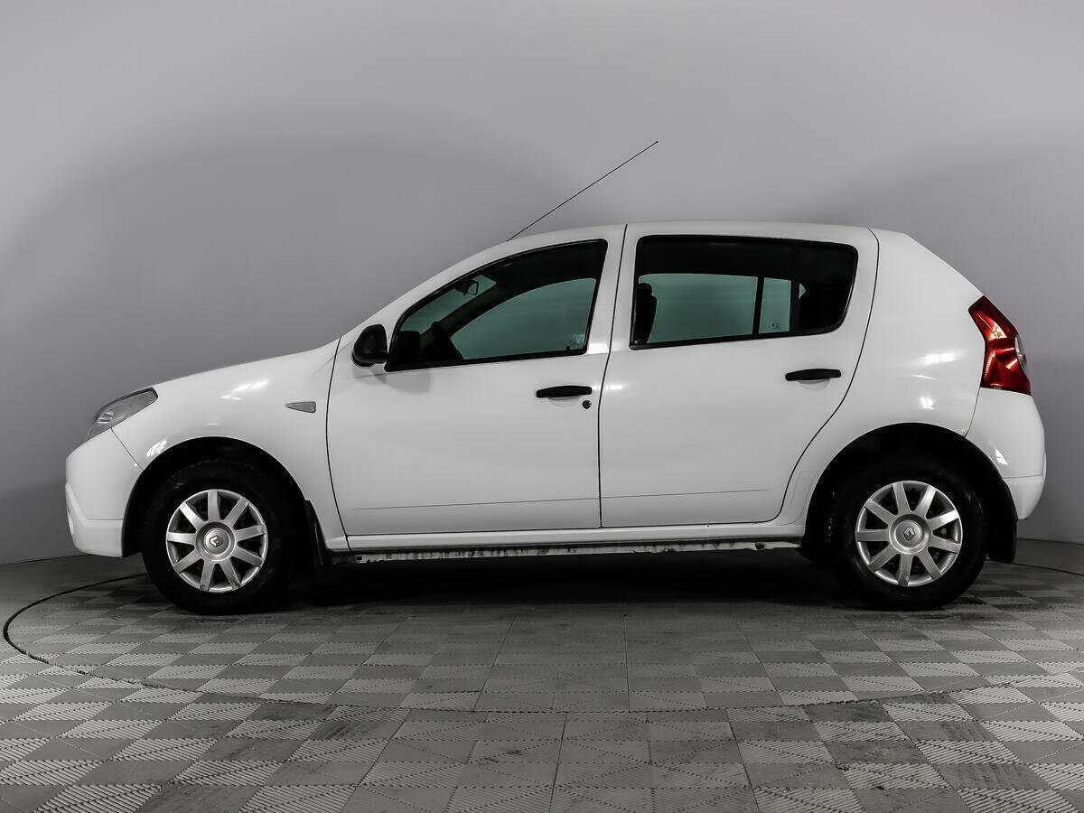 Renault Sandero с пробегом — 2014 год. Фото: #7