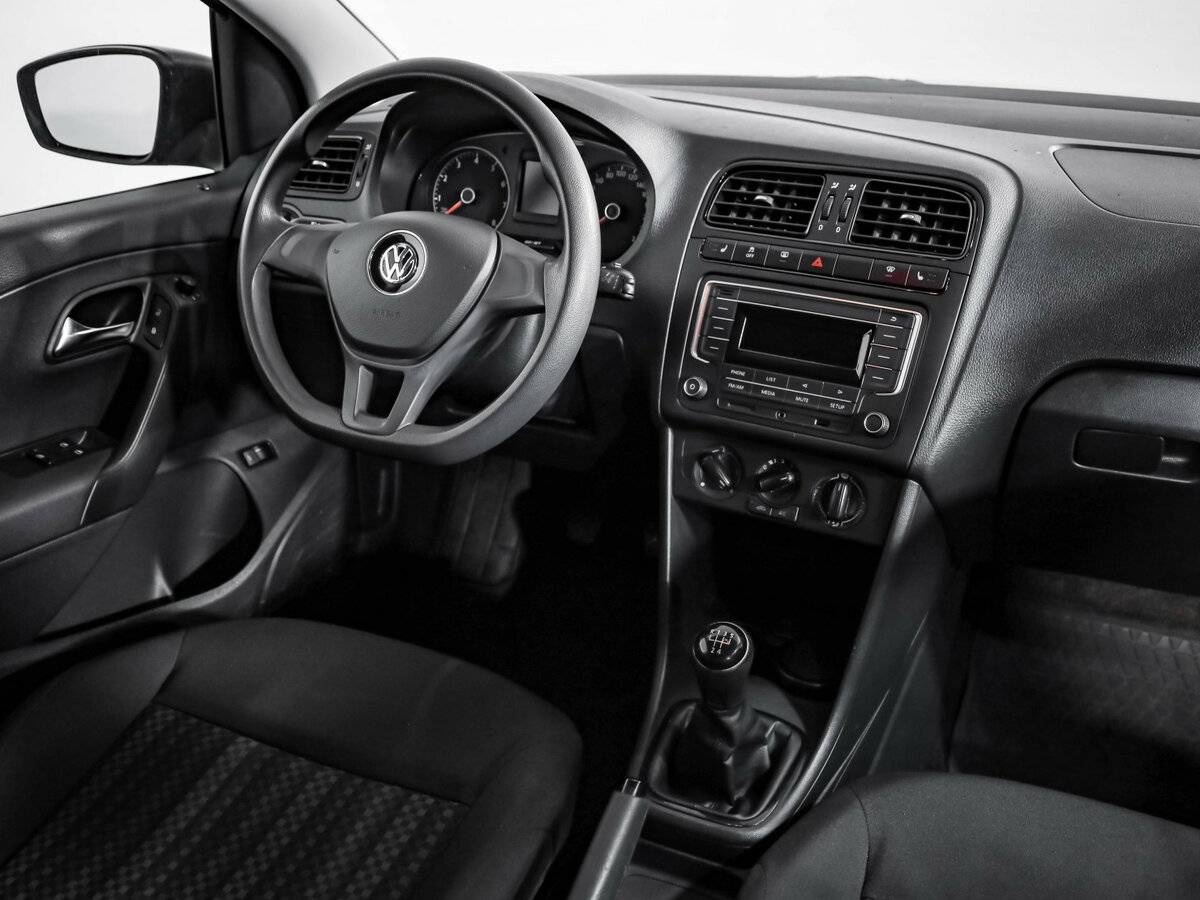 Volkswagen Polo с пробегом — 2018 год. Фото: #6