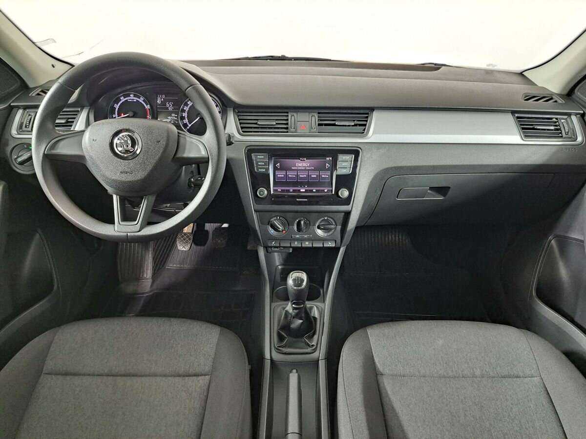 Skoda Rapid с пробегом — 2018 год. Фото: #11
