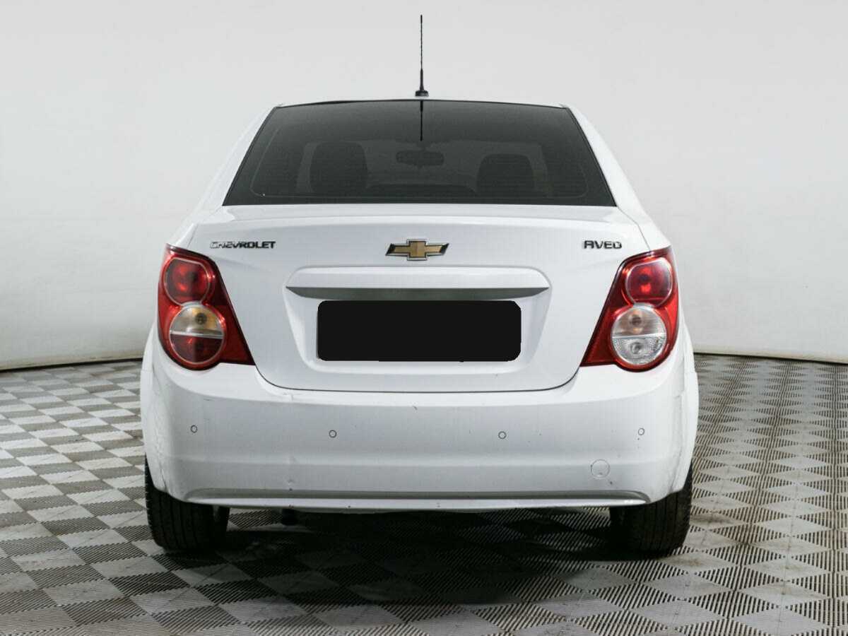 Chevrolet Aveo с пробегом — 2013 год. Фото: #4