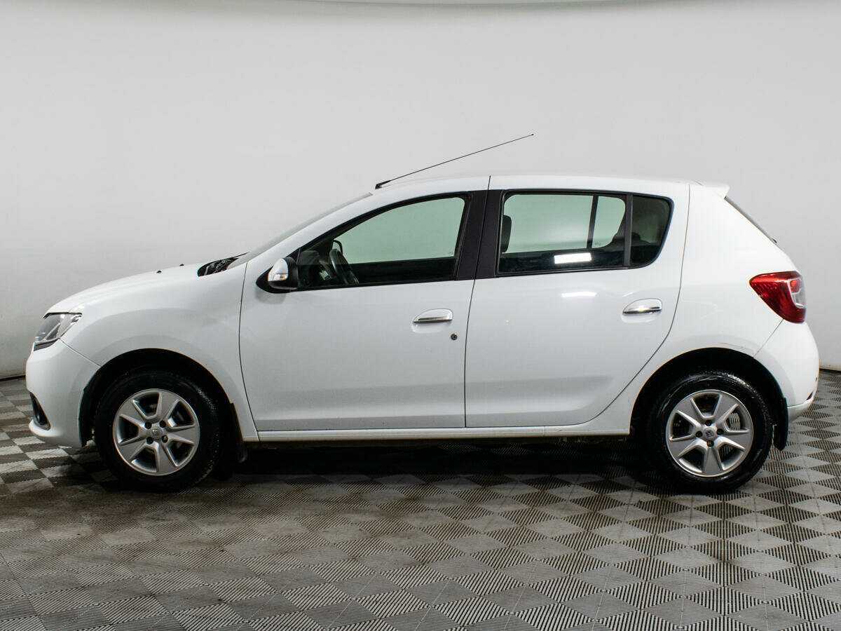 Renault Sandero с пробегом — 2014 год. Фото: #7