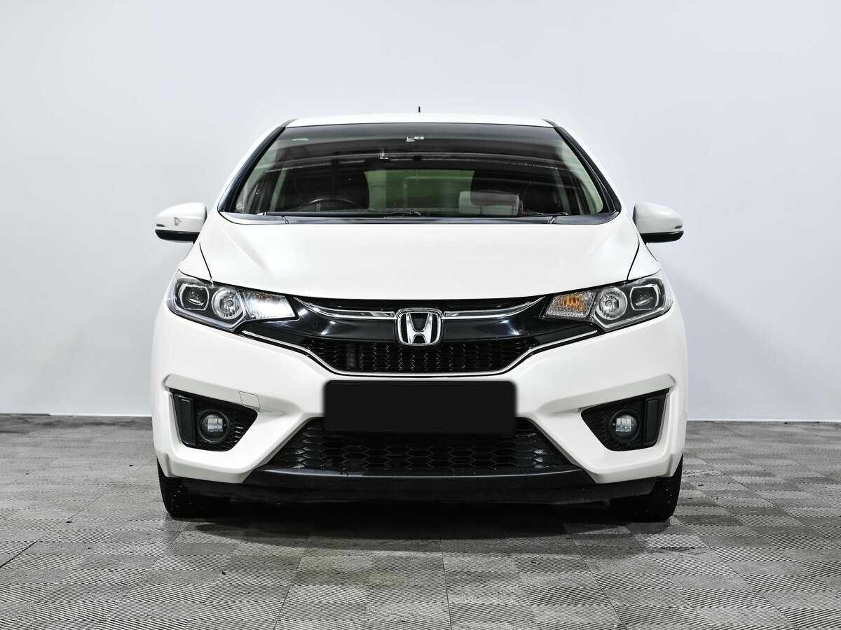Honda Fit с пробегом — 2016 год. Фото: #1