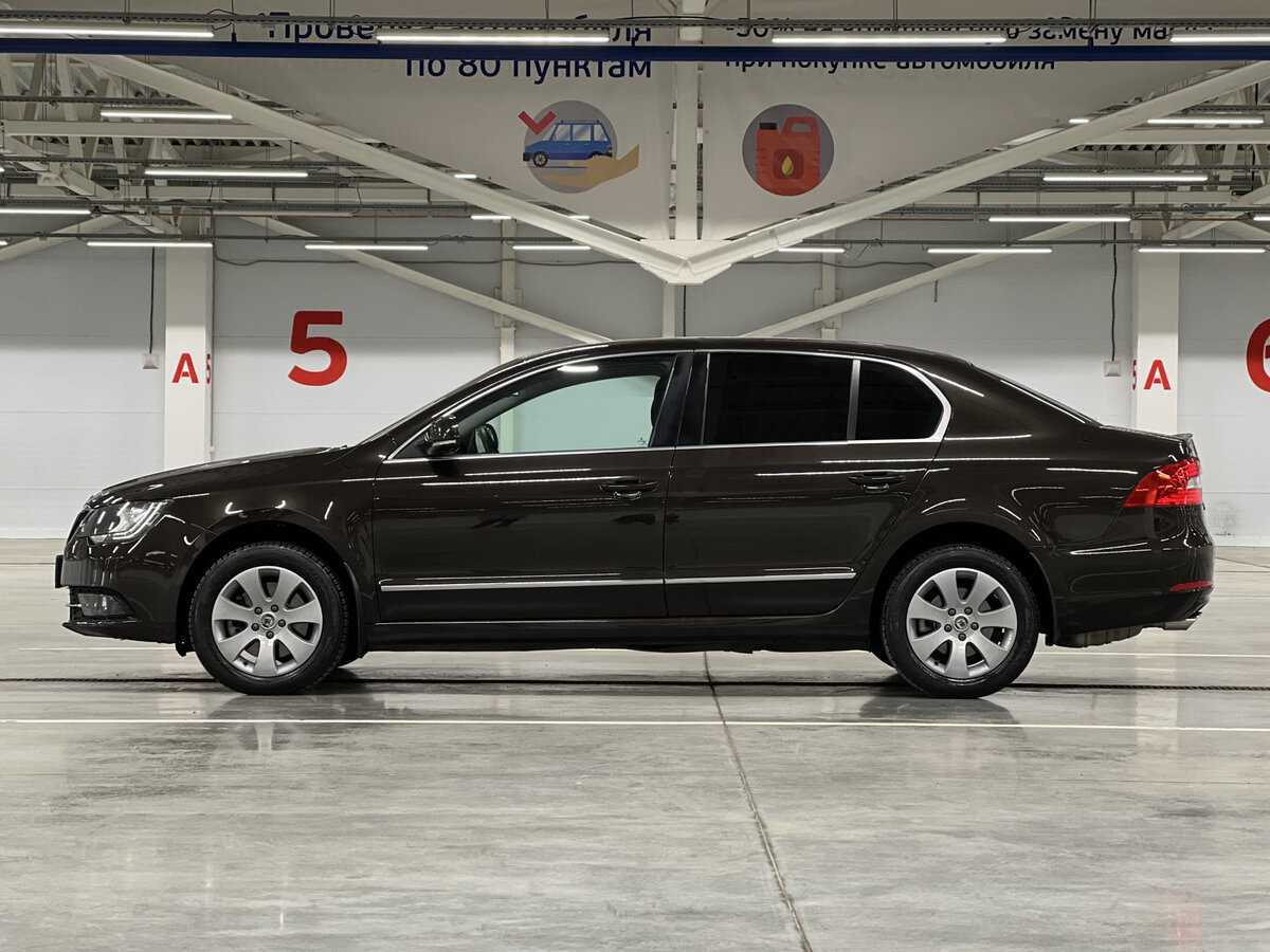 Skoda Superb с пробегом — 2013 год. Фото: #7