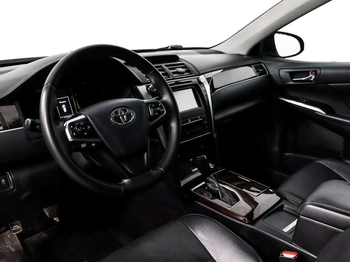 Toyota Camry с пробегом — 2016 год. Фото: #8