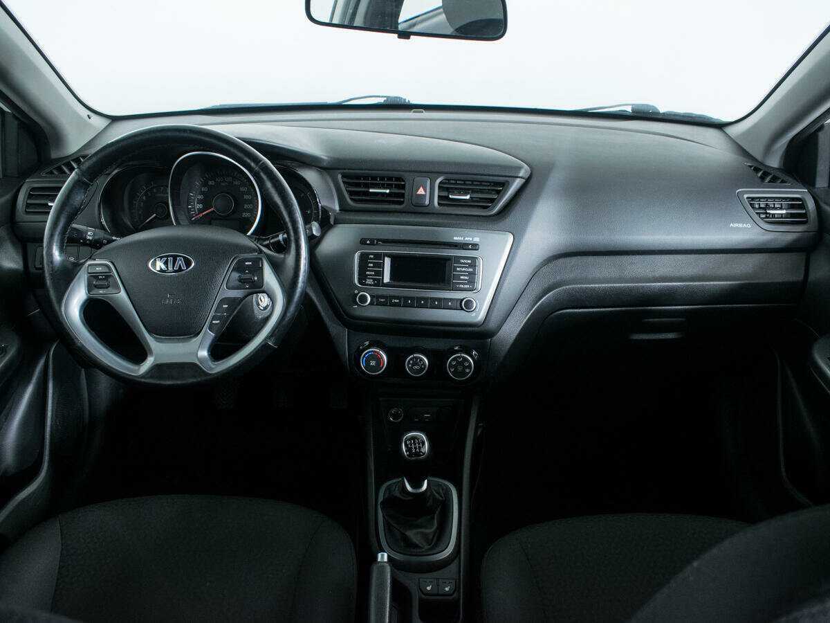 Kia Rio с пробегом — 2015 год. Фото: #11