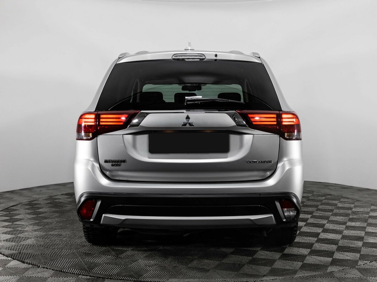Mitsubishi Outlander с пробегом — 2018 год. Фото: #4