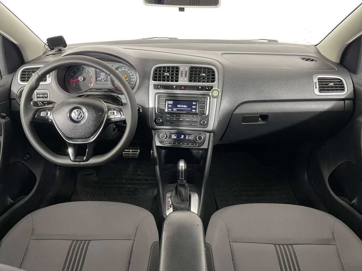 Volkswagen Polo с пробегом — 2016 год. Фото: #8