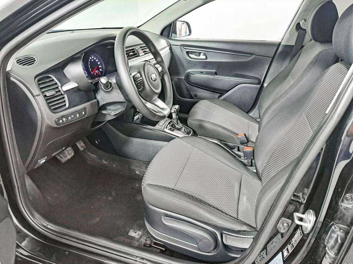 Kia Rio с пробегом — 2017 год. Фото: #13