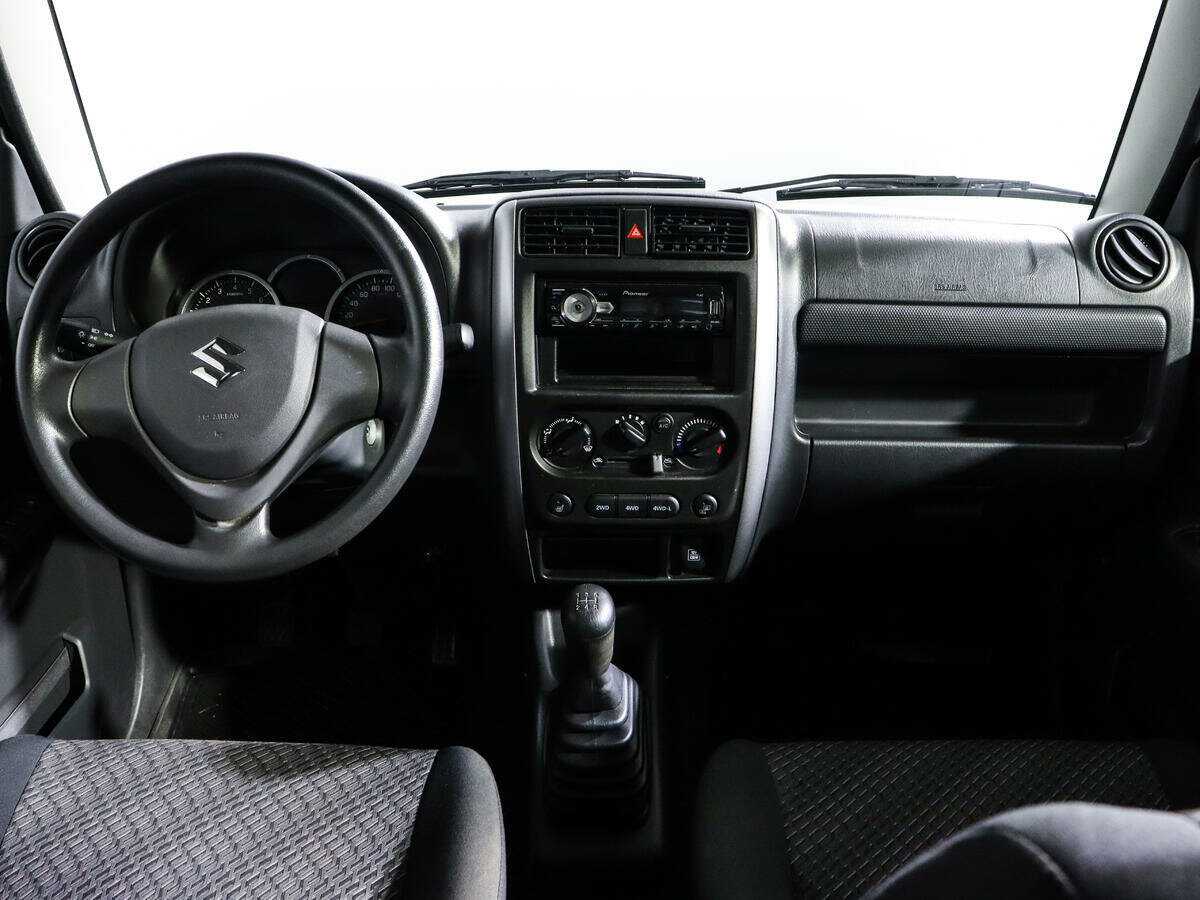 Suzuki Jimny с пробегом — 2018 год. Фото: #11