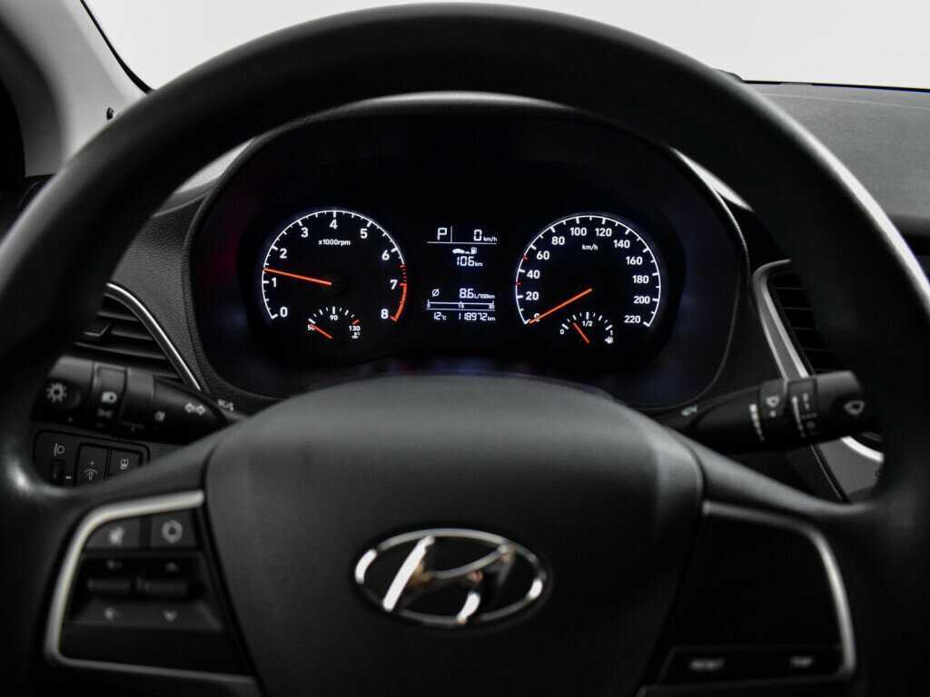 Hyundai Solaris с пробегом — 2017 год. Фото: #16