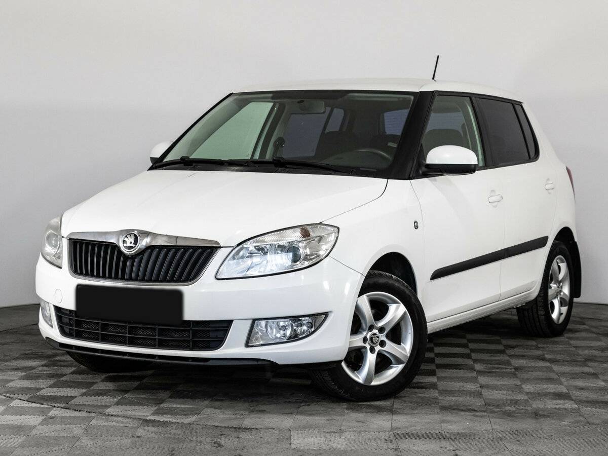 Skoda Fabia с пробегом — 2013 год. Фото: #0