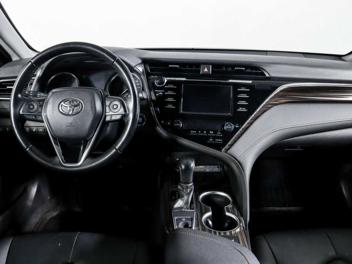 Toyota Camry с пробегом — 2019 год. Фото: #11