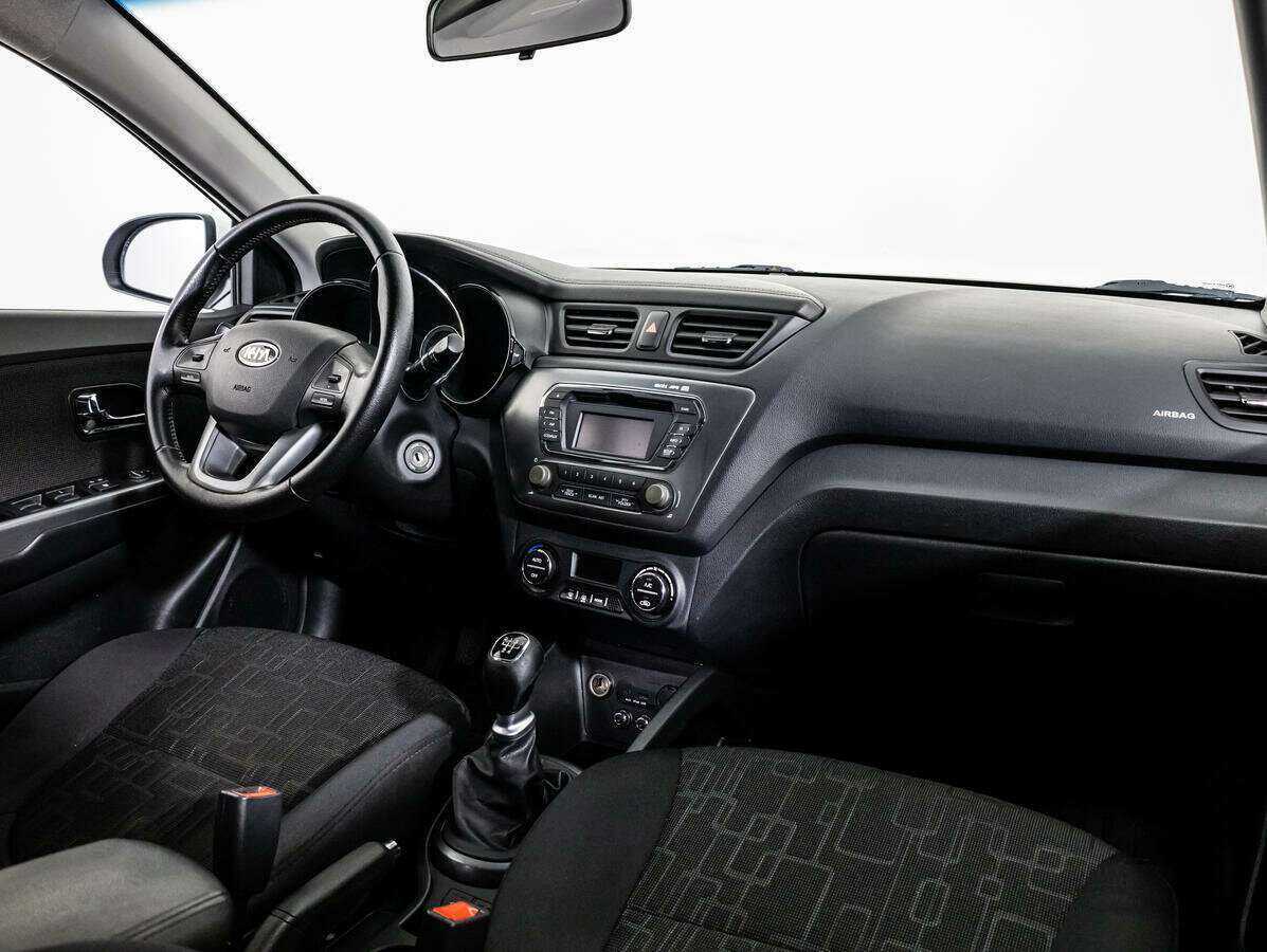 Kia Rio с пробегом — 2012 год. Фото: #8
