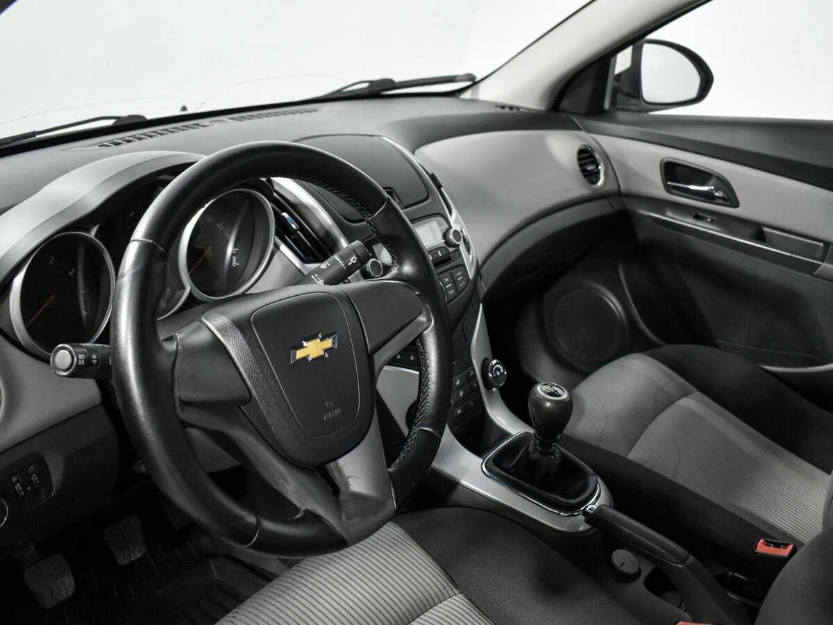 Chevrolet Cruze с пробегом — 2014 год. Фото: #8