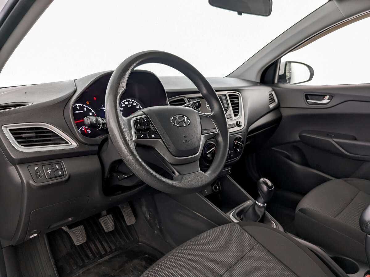 Hyundai Solaris с пробегом — 2021 год. Фото: #13
