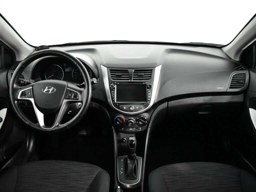 Hyundai Solaris с пробегом — 2014 год. Фото: #11