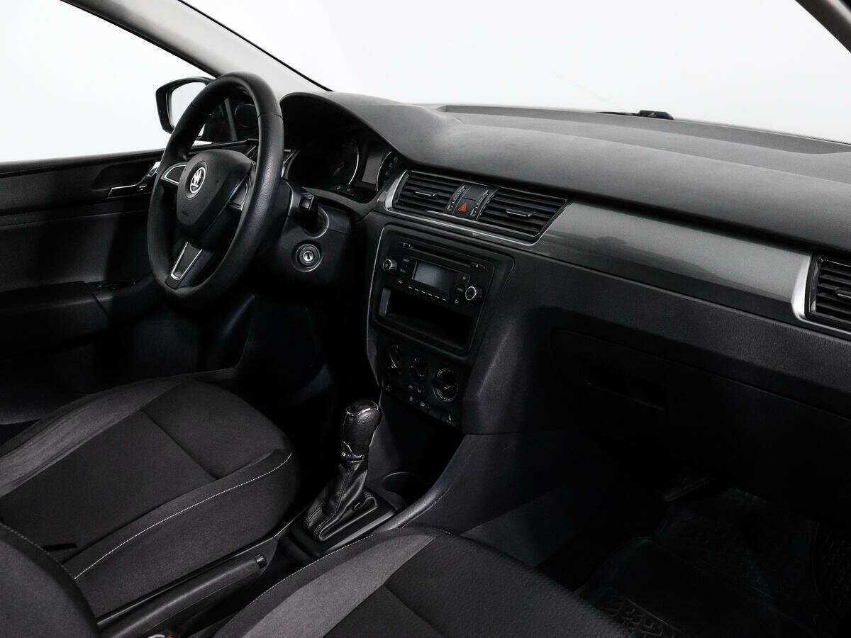 Skoda Rapid с пробегом — 2014 год. Фото: #8