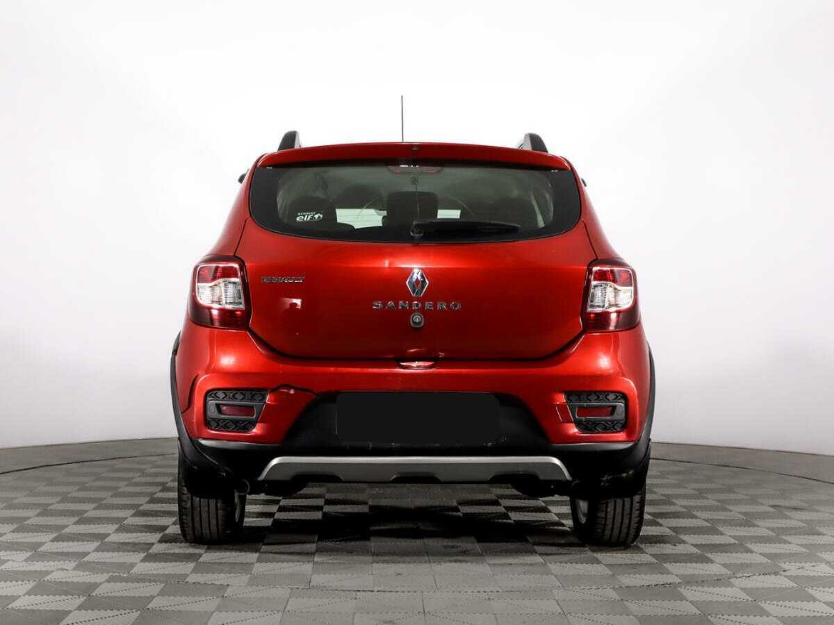 Renault Sandero с пробегом — 2015 год. Фото: #5
