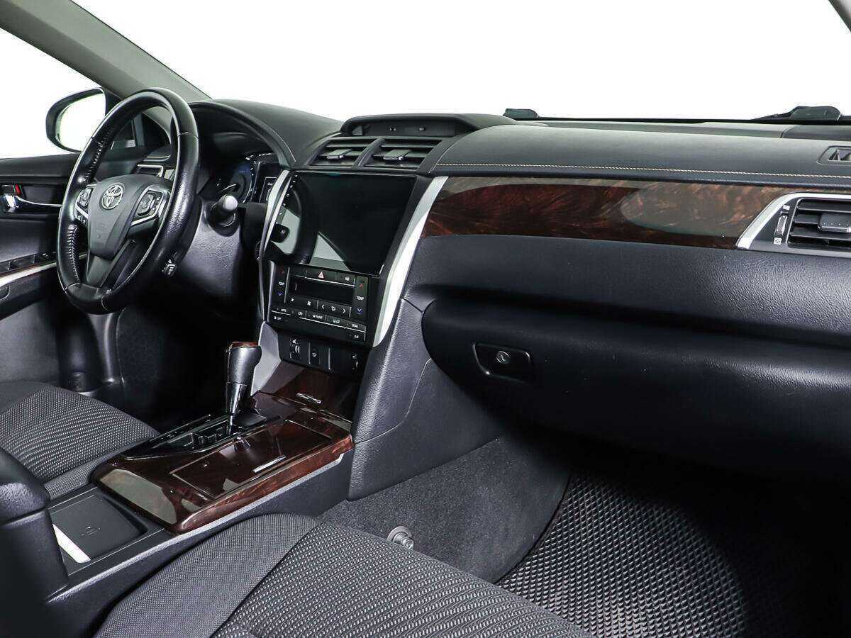 Toyota Camry с пробегом — 2014 год. Фото: #8