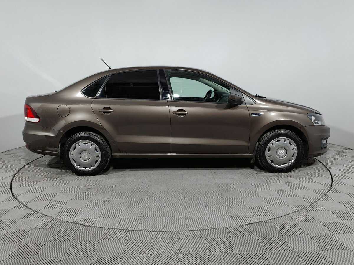 Volkswagen Polo с пробегом — 2016 год. Фото: #4