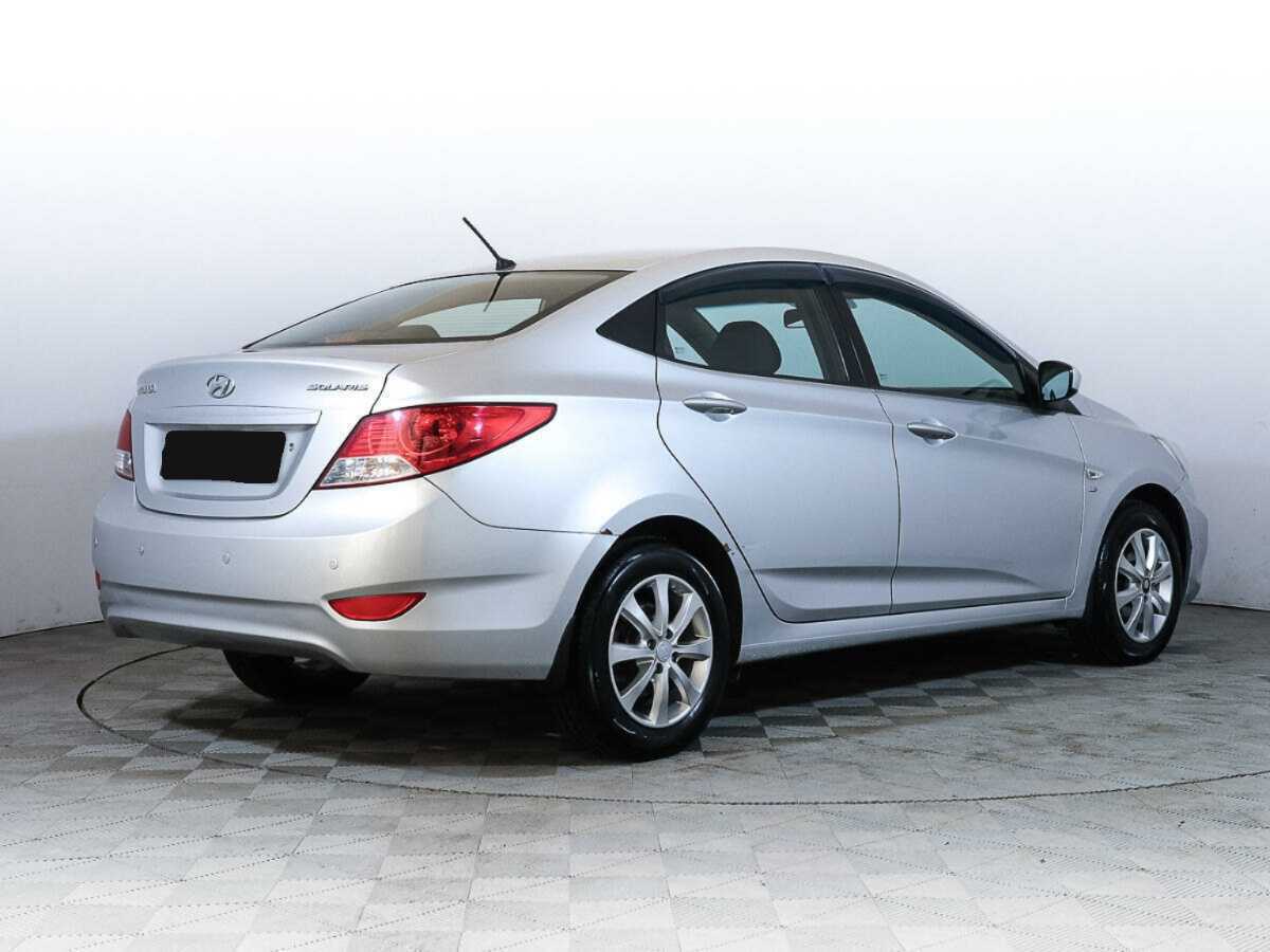 Hyundai Solaris с пробегом — 2012 год. Фото: #3