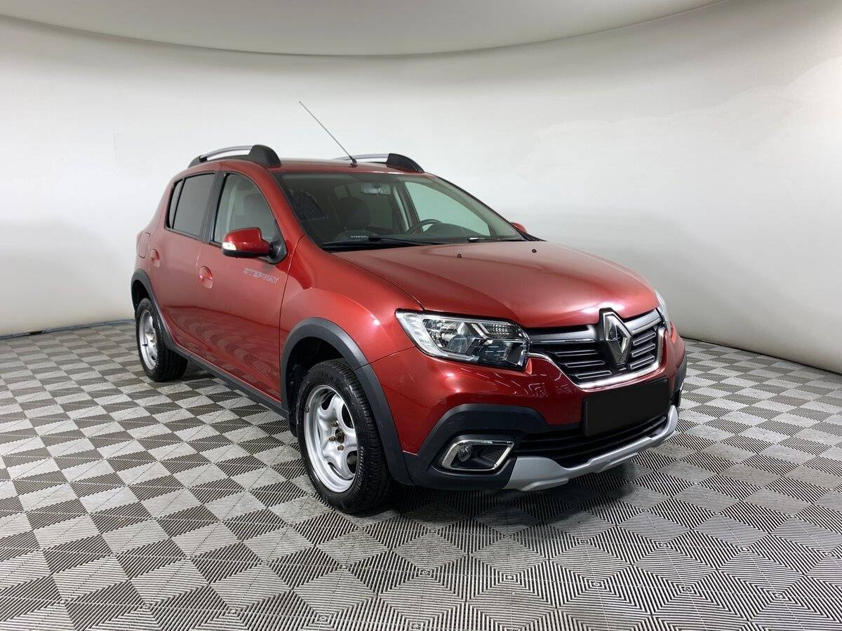 Renault Sandero с пробегом — 2021 год. Фото: #2