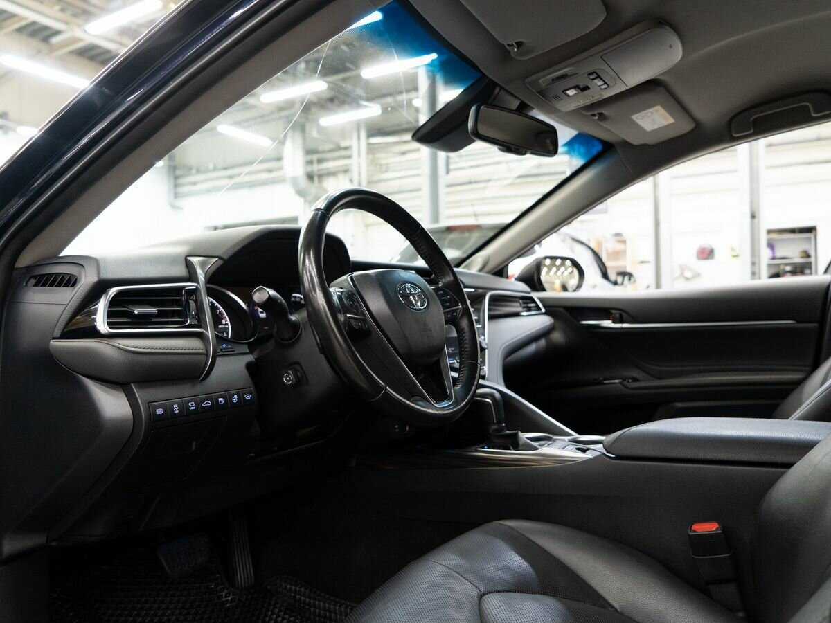 Toyota Camry с пробегом — 2018 год. Фото: #5