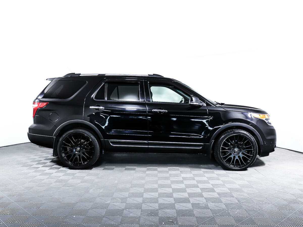 Ford Explorer с пробегом — 2013 год. Фото: #3