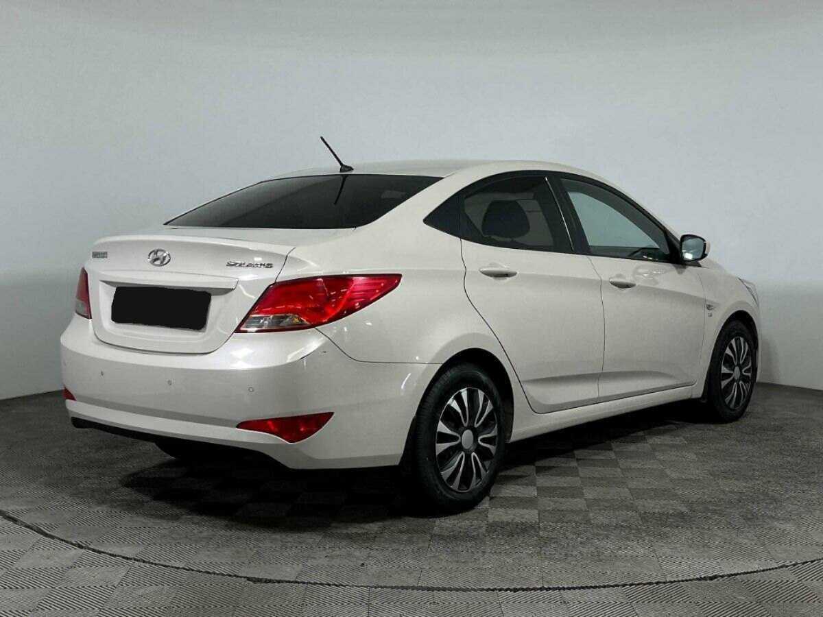 Hyundai Solaris с пробегом — 2015 год. Фото: #4