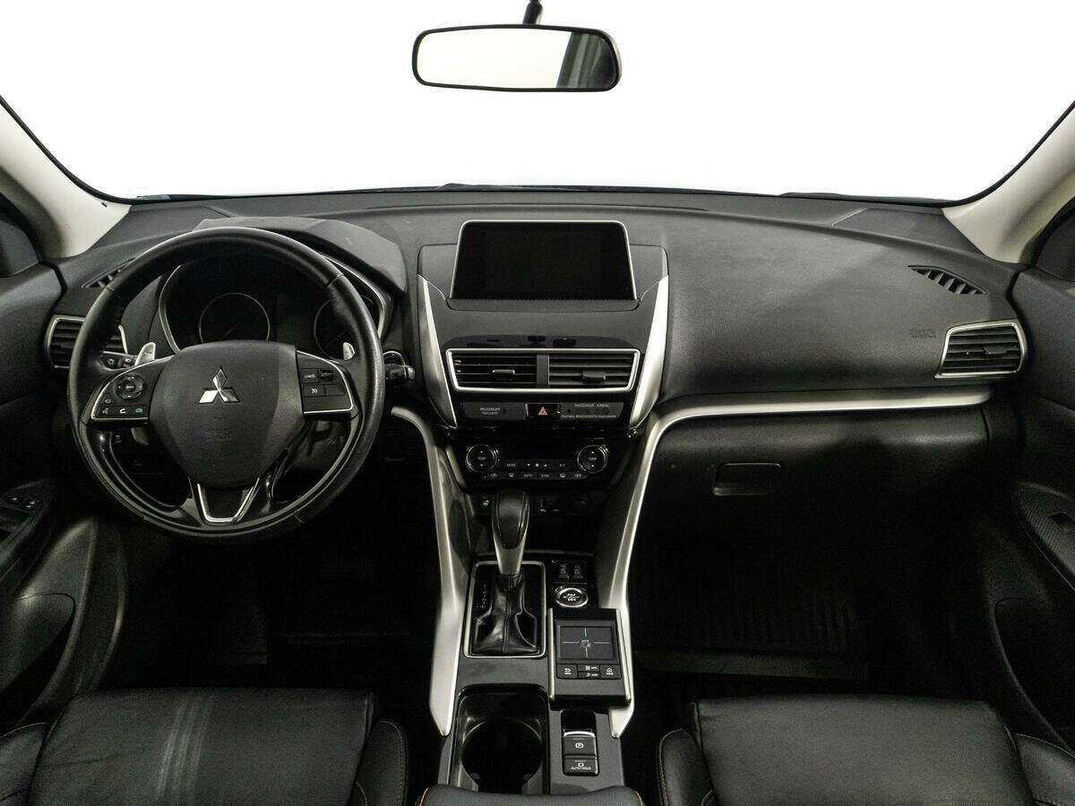 Mitsubishi Eclipse Cross с пробегом — 2018 год. Фото: #12