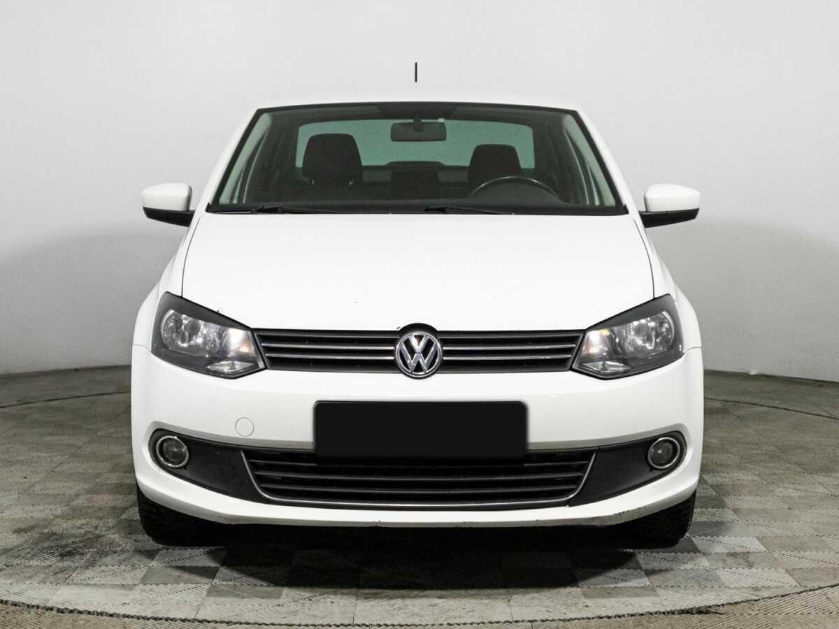 Volkswagen Polo с пробегом — 2015 год. Фото: #1