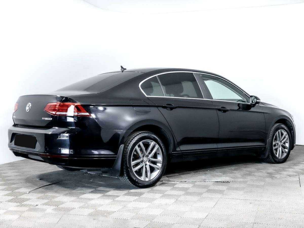 Volkswagen Passat с пробегом — 2017 год. Фото: #3
