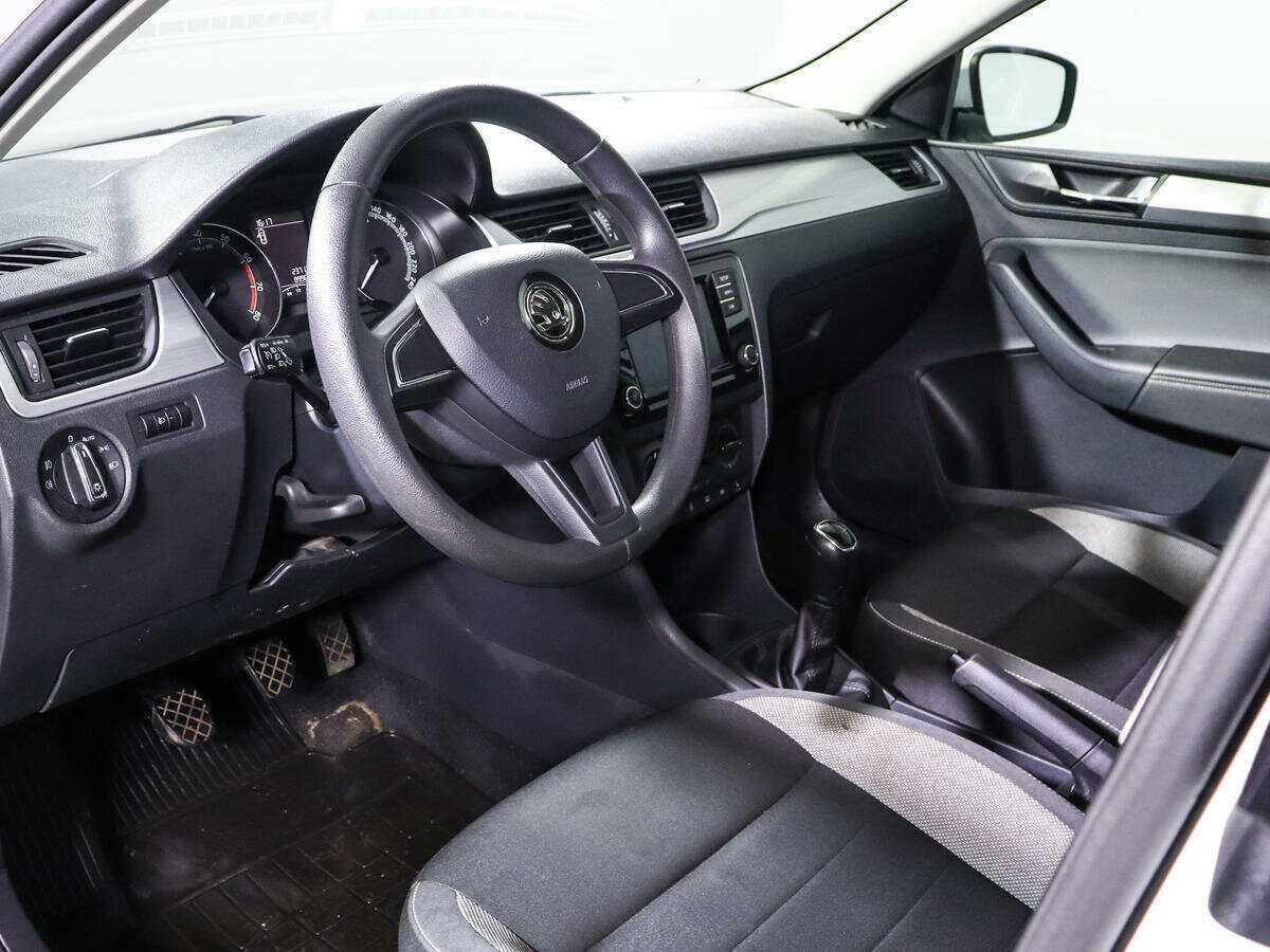 Skoda Rapid с пробегом — 2019 год. Фото: #11