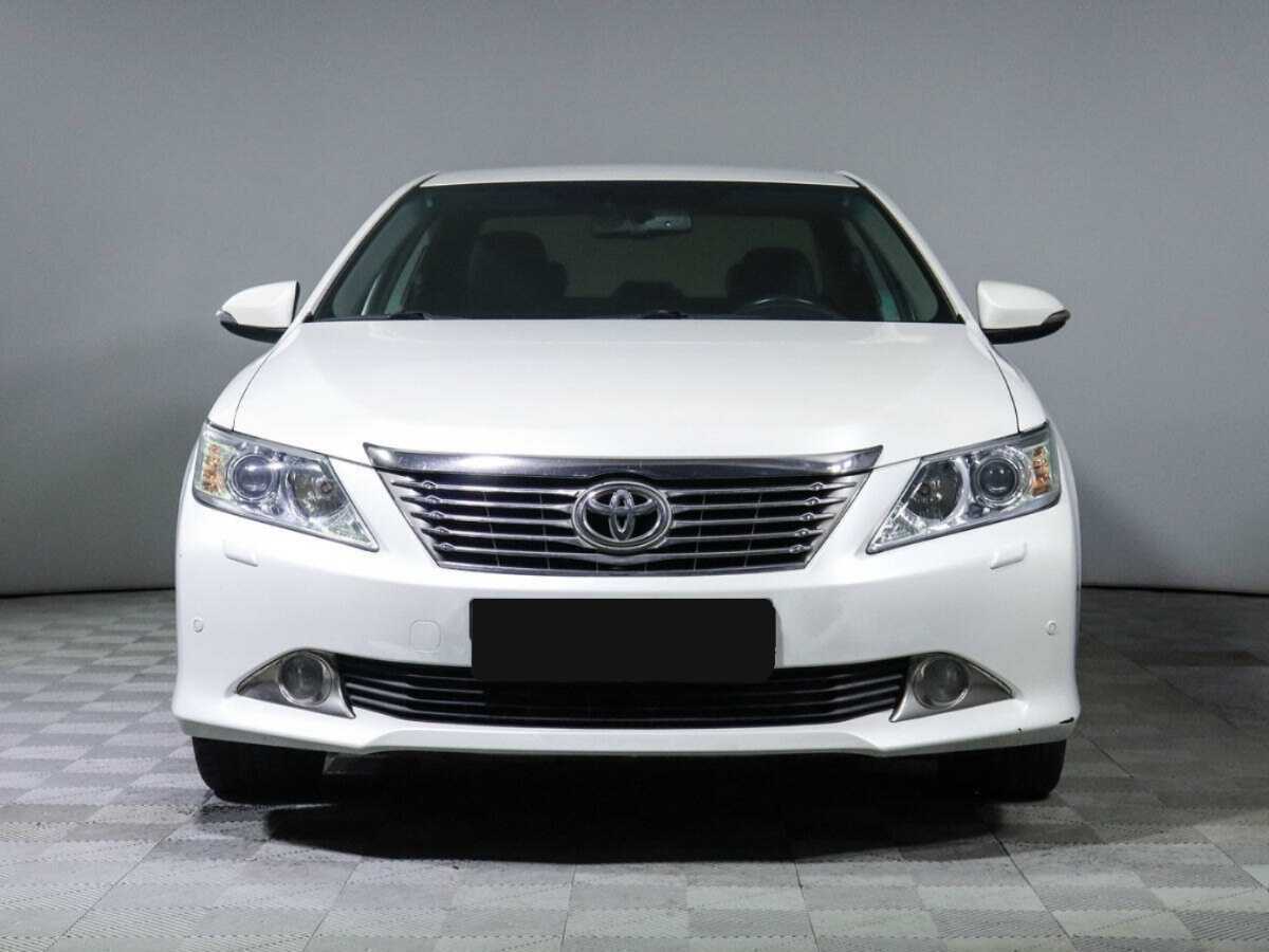 Toyota Camry с пробегом — 2014 год. Фото: #1