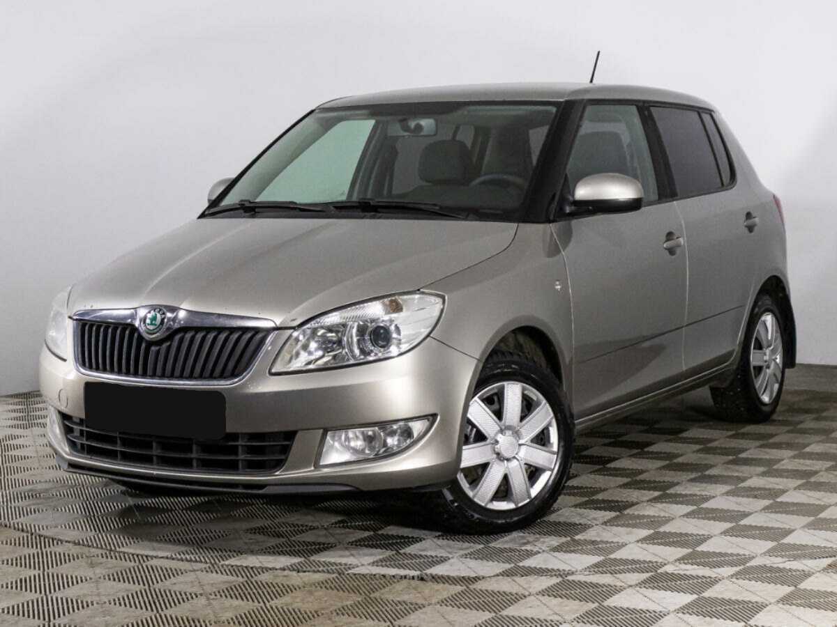 Skoda Fabia с пробегом — 2012 год. Фото: #0