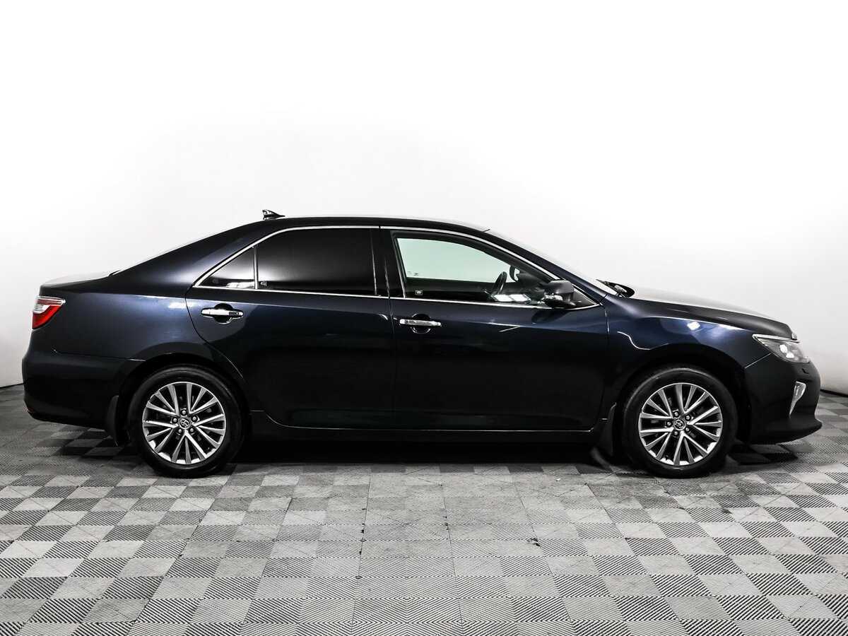 Toyota Camry с пробегом — 2017 год. Фото: #3
